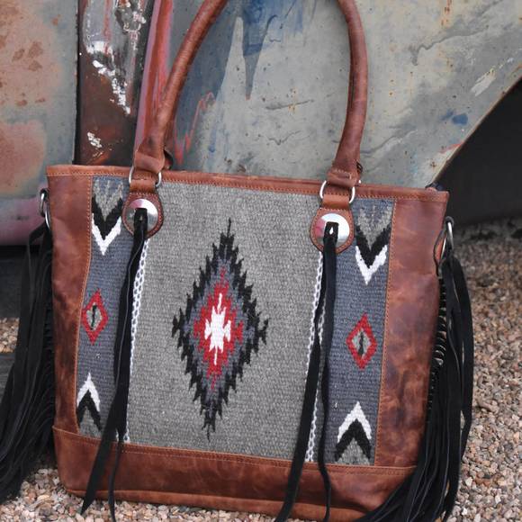 RAFTER T RANCH CO. | Bags | New Rafter T Ranch Co Womens Around The ...
